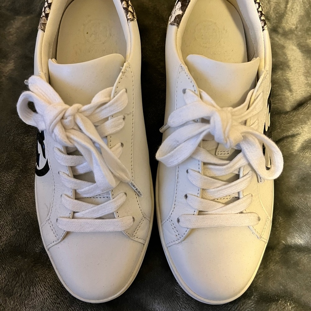 Tory Burch Leigh T-Logo Sneaker